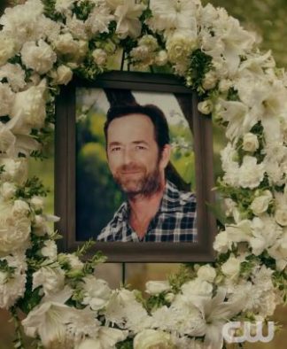 "RIVERDALE" - Il doloroso addio tv ed il tributo dell'intero cast al compianto collega ed amico Luke Perry..