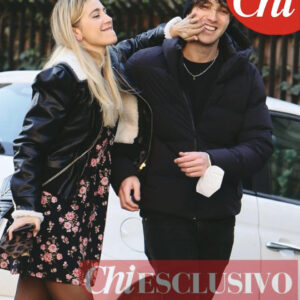 <b>“GRANDE FRATELLO VIP 4” - Paolo Ciavarro e la fidanzata Clizia Incorvaia alle prese con il trasloco, dal settimanale "CHI"..  Fonte: "CHI"/Instagram</b>