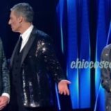 “SANREMO 2021”: ASCOLTI CONTENUTI PER IL RITORNO ALL'”ARISTON” DI AMADEUS E FIORELLO, COSTRETTI A SOPPERIRE ALL’ASSENZA DEL PUBBLICO IN SALA.. LE LODI RACCOLTE DALLA BRAVA MATILDA DE ANGELIS.. E L’EMOZIONE DA DEBUTTO DI FEDEZ, IN GARA E NEI SOCIAL CON IL LOOK “VERSACE” CHE HA SVELATO L’INIZIALE DELLA SECONDOGENITA IN ARRIVO..