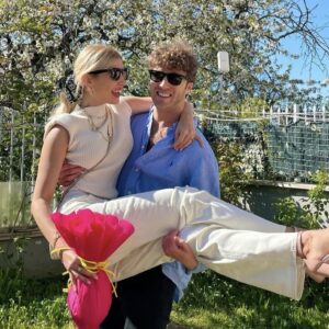 <b>“GRANDE FRATELLO VIP 4” - Pasqua in famiglia, con la "suocera iconica" Eleonora Giorgi, per Clizia Incorvaia ed il fidanzato Paolo Ciavarro..  Fonte: Instagram</b>