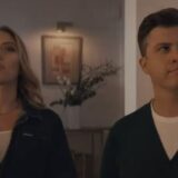 “SUPER BOWL 2022”: LA VITTORIA AI PUNTI DEI “LOS ANGELES RAMS”.. IL CORALE INTERMEZZO RAP E LE STARS SUGLI SPALTI, CON ESORDIO PUBBLICITARIO PER LA COPPIA SCARLETT JOHANSSON E COLIN JOST..