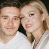 BROOKLYN BECKHAM A NOZZE CON LA FIDANZATA NICOLA ANNE PELTZ: LE FOTO ESCLUSIVE DELL’OFFICIATA CERIMONIA PUBBLICATE SU “VOGUE BRITAIN”, LEI IN ABITO DI “VALENTINO”..