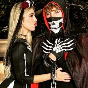 <b>“HALLOWEEN 2022” - Scary love di coppia per i genitori tv, Paolo Ciavarro e Clizia Incorvaia, con il loro baby Gabriele come dolce pipistrello..   Fonte: Instagram</b>